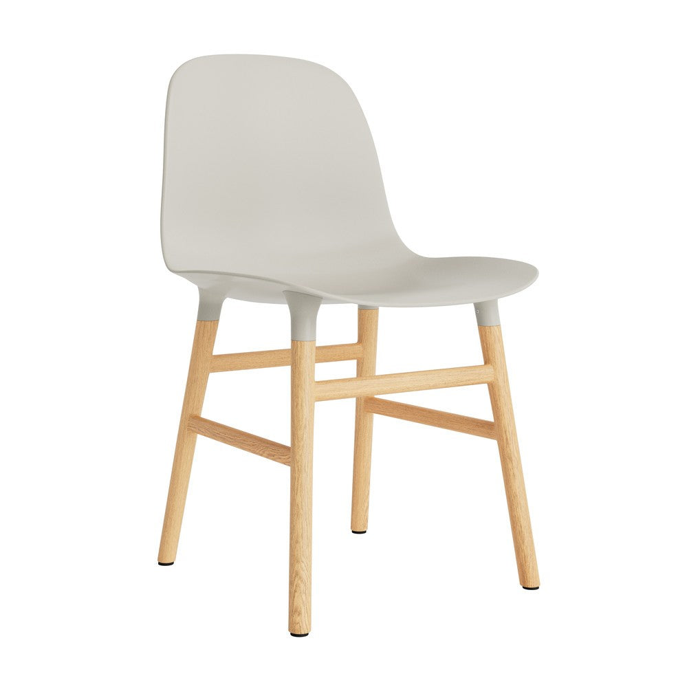 silla-form-gris-claro-patas-madera-17884