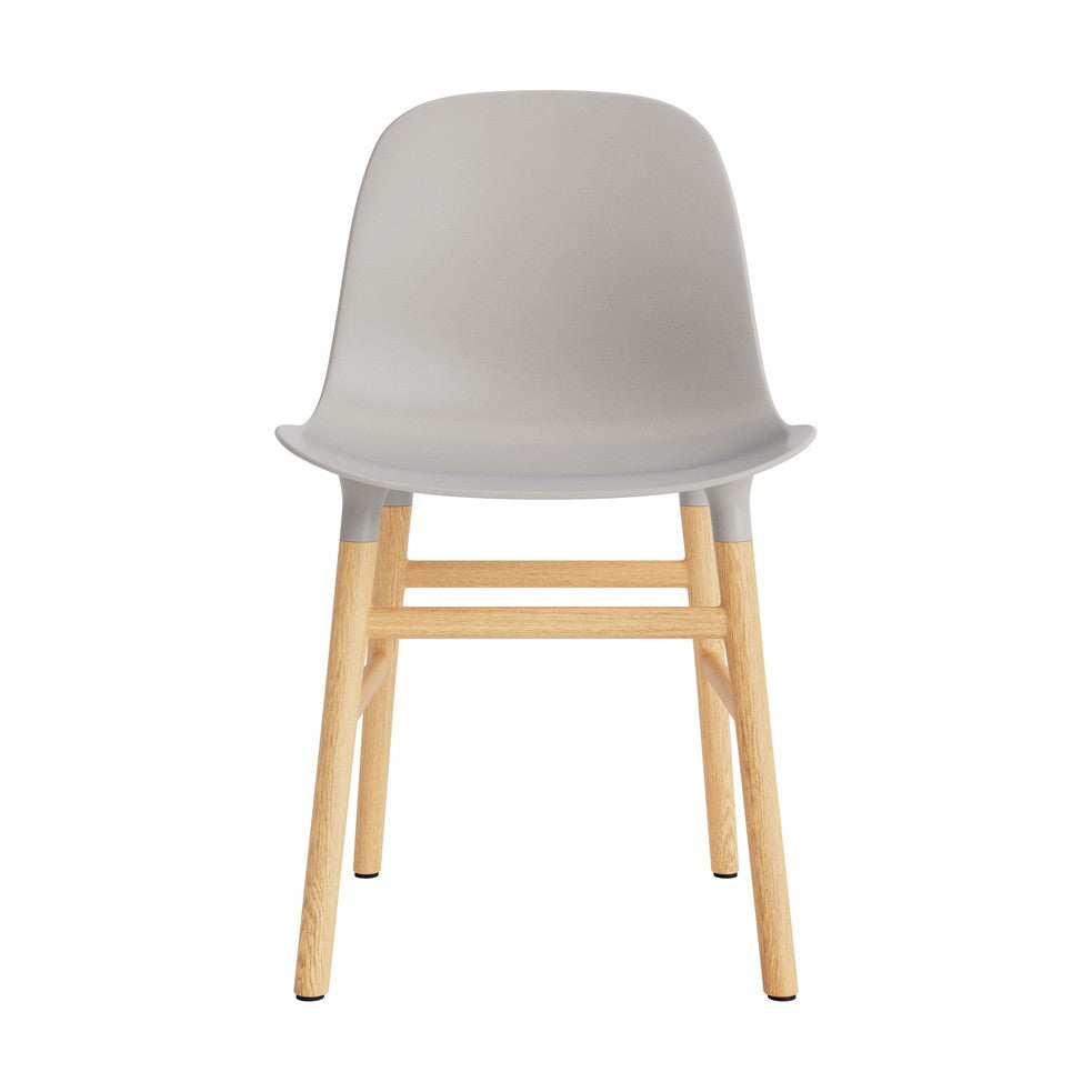 silla-form-gris-calido-patas-madera-17885