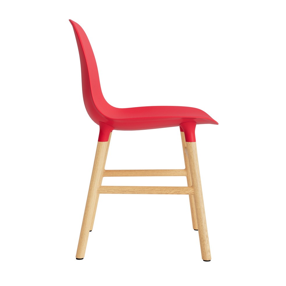 silla-form-rojo-brillante-patas-madera-17888