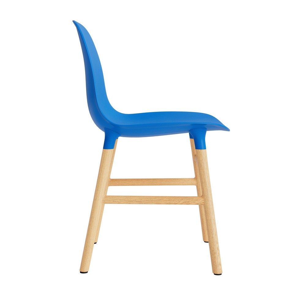 silla-form-azul-brillante-patas-madera-17889