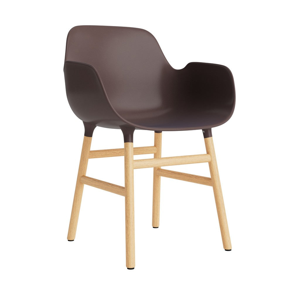 silla-brazos-form-marron-patas-madera-17899