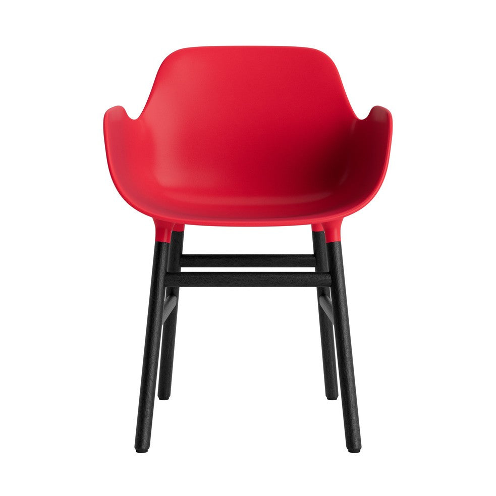 silla-brazos-form-rojo-brillante-patas-madera-17900