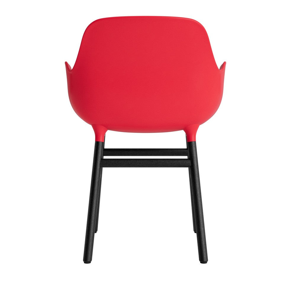silla-brazos-form-rojo-brillante-patas-madera-17900