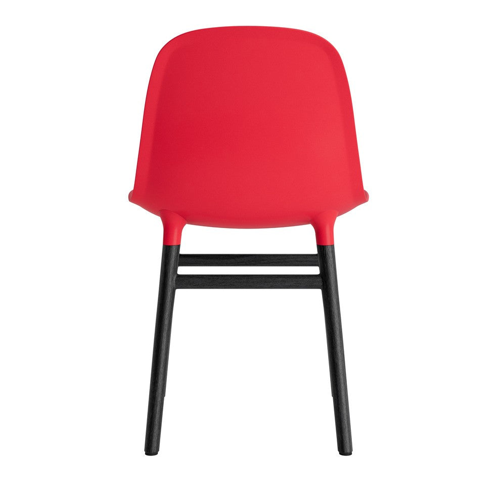 silla-form-rojo-brillante-patas-madera-17888