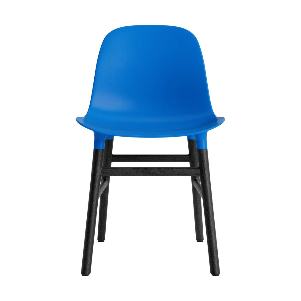 silla-form-azul-brillante-patas-madera-17889