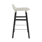 taburete-form-gris-claro-patas-madera-65cm-17915