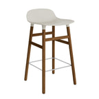 taburete-form-gris-claro-patas-madera-65cm-17915