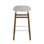 taburete-form-gris-calido-patas-madera-65cm-17916