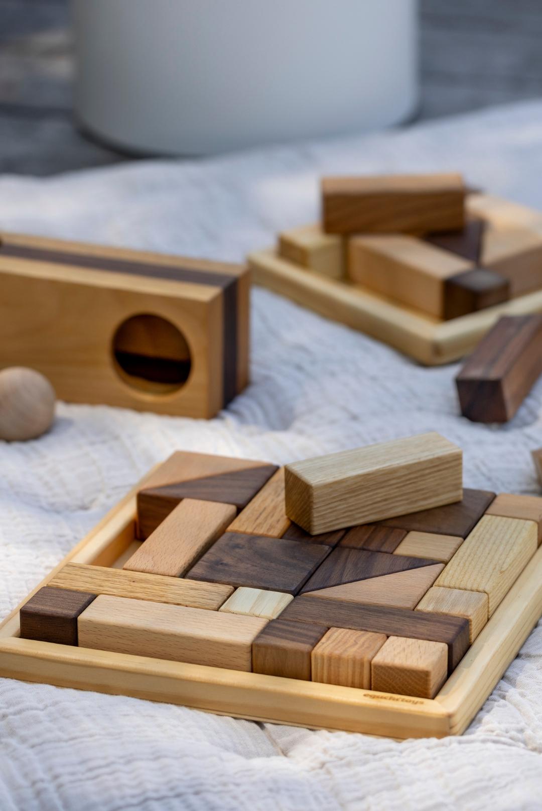EDUC. TOYS CONSTRUCTION BOX XL