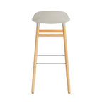 taburete-form-gris-claro-patas-madera-75cm-17934