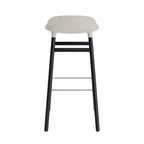 taburete-form-gris-claro-patas-madera-75cm-17934