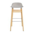 taburete-form-gris-calido-patas-madera-75cm-17935