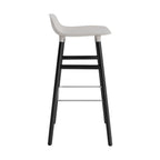 taburete-form-gris-calido-patas-madera-75cm-17935