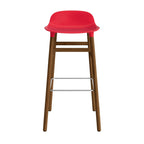 taburete-form-rojo-brillante-patas-madera-75cm-17938