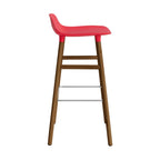 taburete-form-rojo-brillante-patas-madera-75cm-17938
