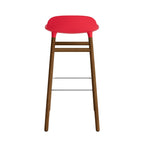taburete-form-rojo-brillante-patas-madera-75cm-17938