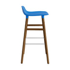taburete-form-azul-brillante-patas-madera-75cm-17939
