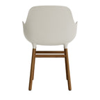 silla-brazos-form-gris-claro-patas-madera-17896