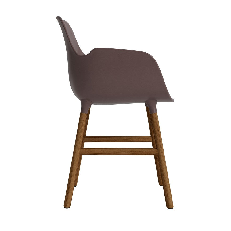 silla-brazos-form-marron-patas-madera-17899