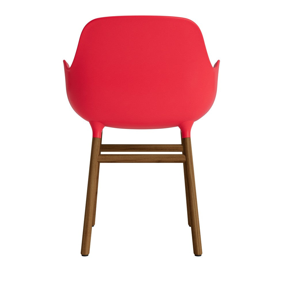 silla-brazos-form-rojo-brillante-patas-madera-17900