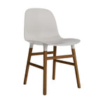 silla-form-gris-calido-patas-madera-17885