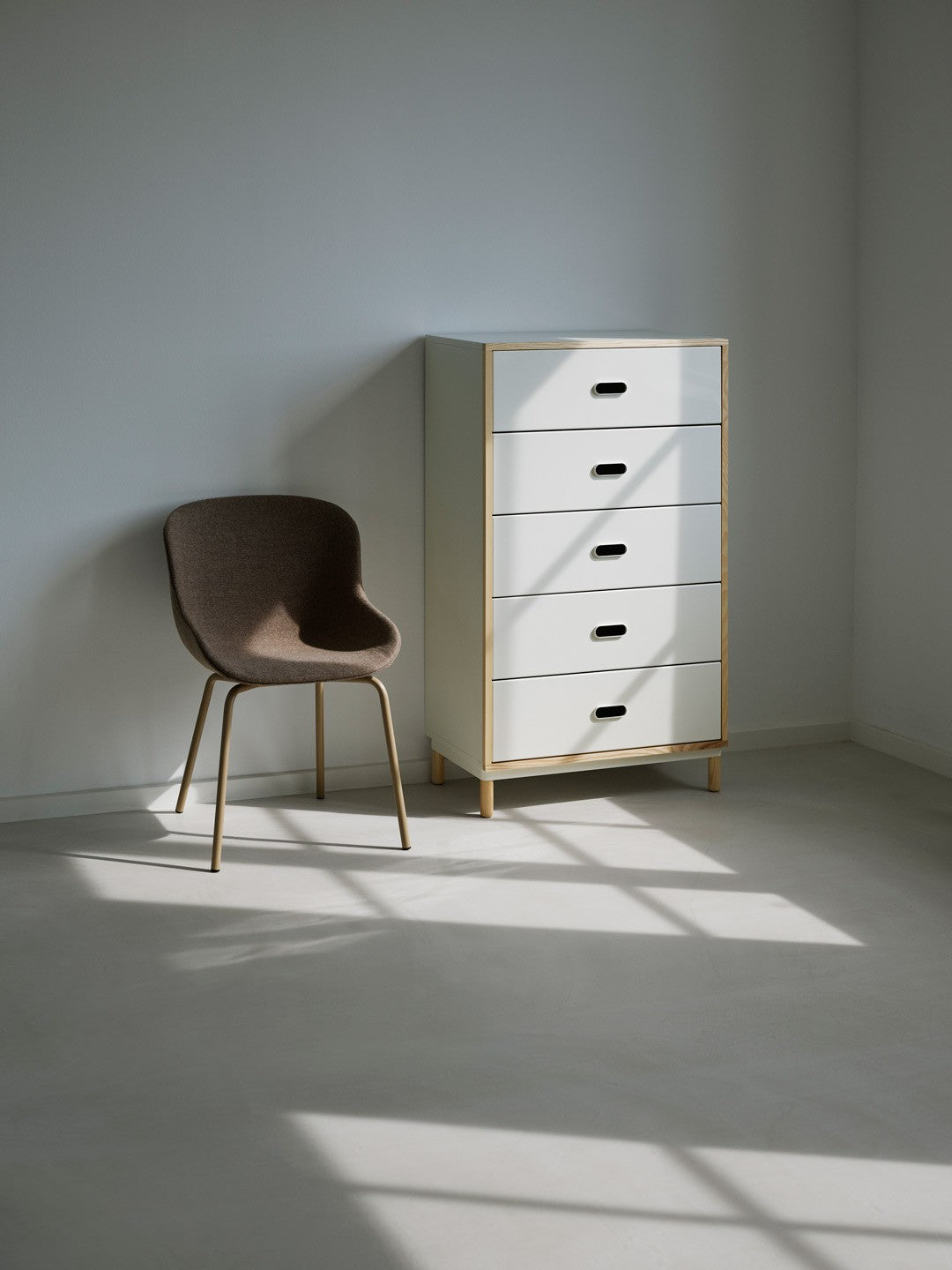 Kabino Chest of Drawers with 5 Drawers