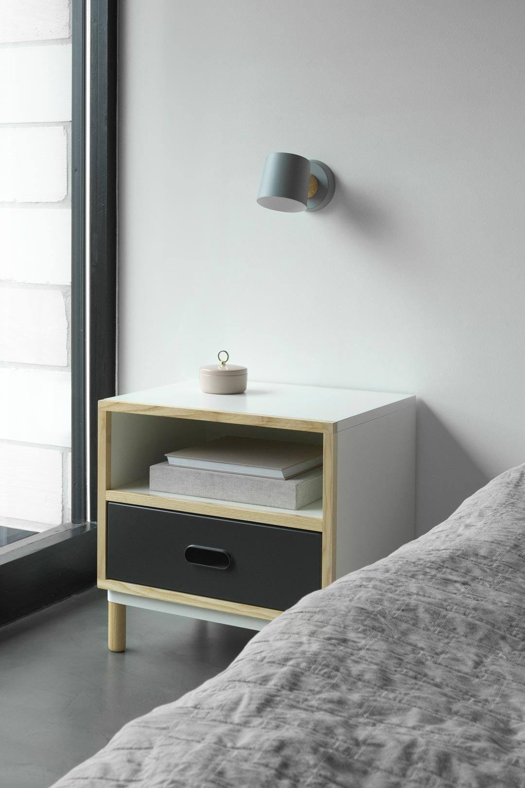 Kabino Nightstand