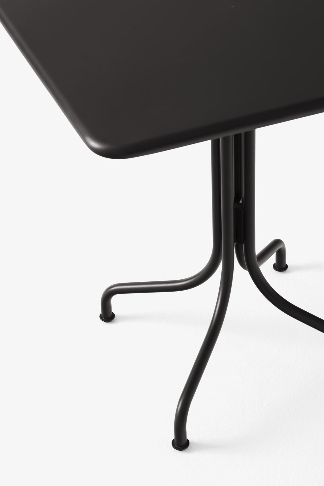 mesa-thorvald-sc97-70x70cm-18736