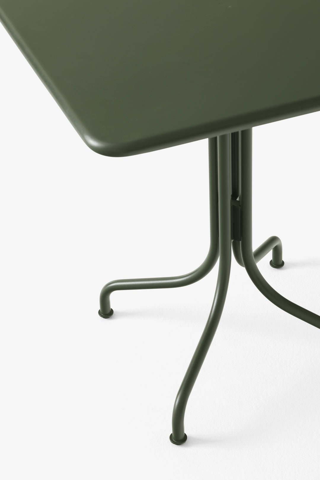mesa-thorvald-sc97-70x70cm-18736