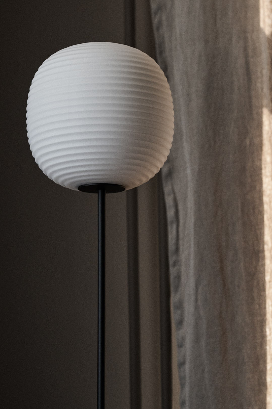 Lámpara de pie Lantern