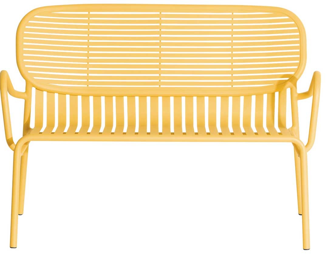 sofa-exterior-week-end-19220