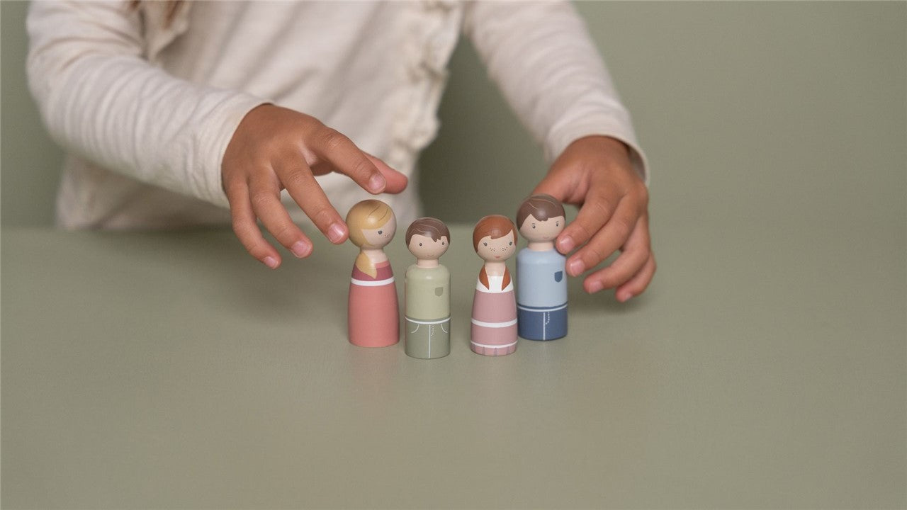 Set Casa Muñecas Familia Rosa