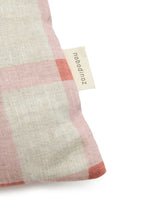 cojin-vibes-44x25-pink-windowpane-tulips-19468