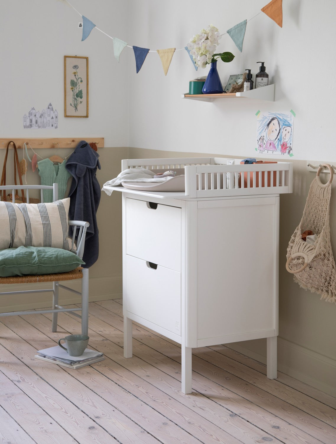 2-in-1 Changing Table with Drawers, White