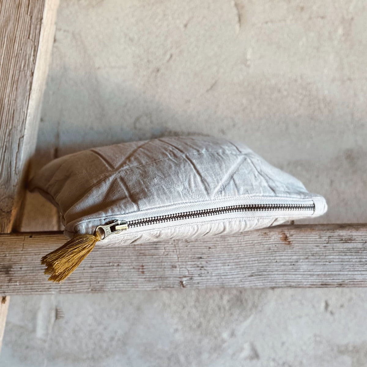 Bolso de mano con cremallera Akira - Polvo